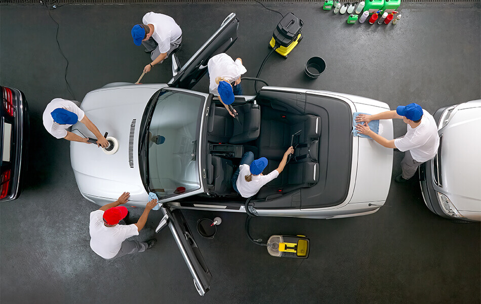 What Are the Duties of a Detailer?